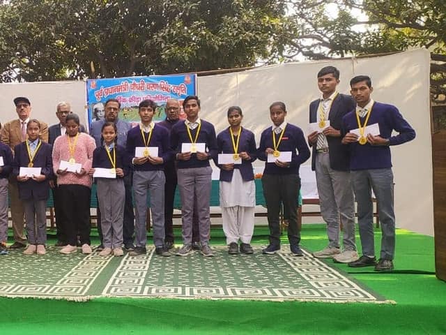 डी.एम.जी. इंटर कॉलेज — चित्र 112