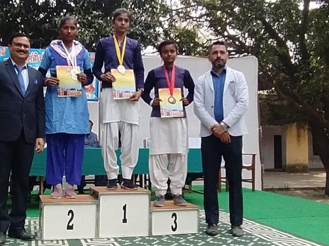 डी.एम.जी. इंटर कॉलेज — चित्र 117