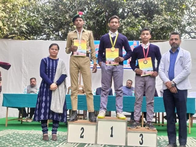 डी.एम.जी. इंटर कॉलेज — चित्र 120