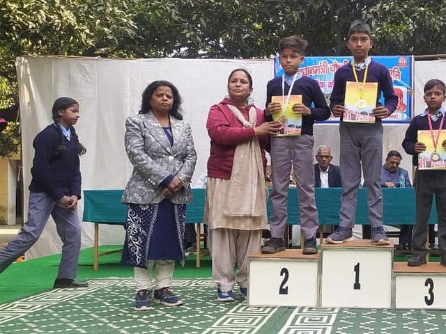 डी.एम.जी. इंटर कॉलेज — चित्र 126