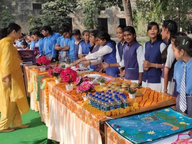 डी.एम.जी. इंटर कॉलेज — चित्र 146
