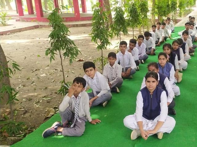 डी.एम.जी. इंटर कॉलेज — चित्र 200