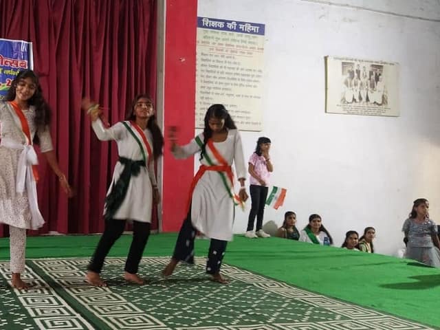 डी.एम.जी. इंटर कॉलेज — चित्र 272