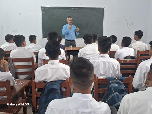 डी.एम.जी. इंटर कॉलेज — चित्र 305