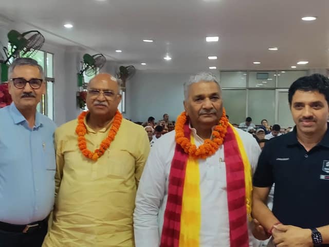 डी.एम.जी. इंटर कॉलेज — चित्र 325